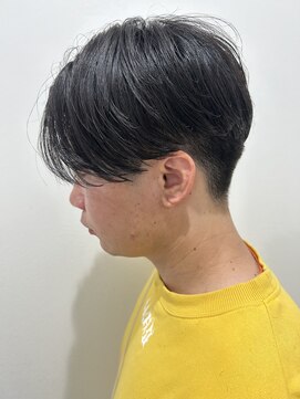 ヒュイル バイ ニアウ(Hwyl by Niau) メンズマッシュセンターパートスパイラルパーマニュアンスパーマ