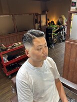 カットスペース キャロル(CUT SPACE CAROL) スキンフェード