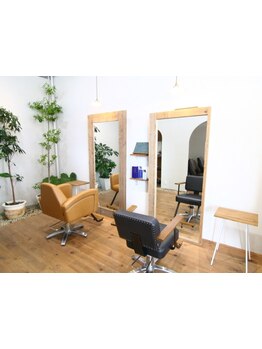 カウンセリングを丁寧に行い、お客様の悩み改善にしっかり向き合います。お客様を待たせないのも魅力です！