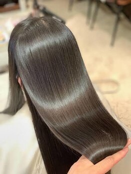 アトレ 梅田店(attrait)の写真/【全席半個室/西梅田/北新地】毛先まで潤いのある、とぅるんとした艶仕上がりを実現♪<梅田/西梅田/北新地>