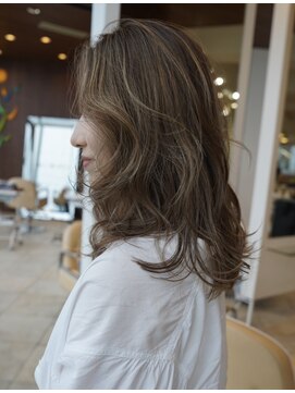 ビュートリアム 七里ヶ浜(BEAUTRIUM) 外国人風レイヤーハイライトスタイル