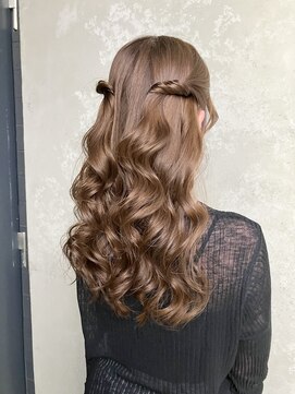 コルル 渋谷(COLULU) 【ねじりハーフアップへアレンジ】ヘアセット/ツインテール/韓国