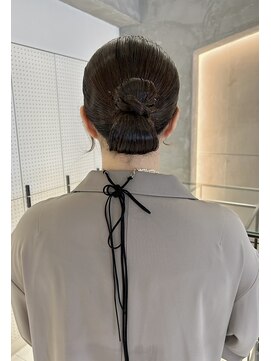 ワン 横浜(ONE005) ヘアセット/ヘアアレンジ/タイト/シニヨン/まとめ/アップ