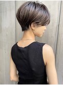 トップがぺたんとする!40代50代からの分け目ぼかしショート西
