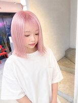 ボックスミコ(Box mico.)&nbsp;薄ピンクの切りっぱなしボブの明るめデザイン