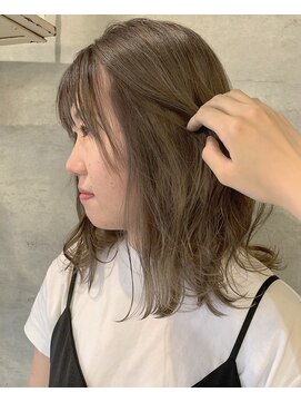 アティック ヘアーデザインアンドリラクゼーション(attic hair design&relaxation) オリーブベージュ