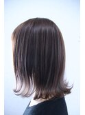 外ハネ ミディアムボブ
