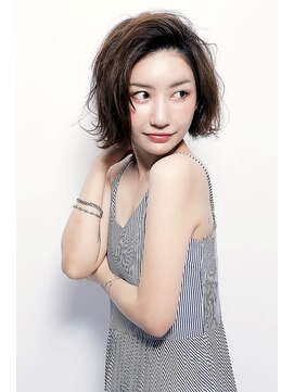 ミエル ヘア 新宿(miel hair) 〈mielhair新宿〉愛され外はねボブ