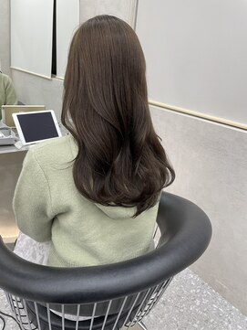 ロンドメリア 天神大名店(Lond Melia) ★斜めバングミディアムヘアグレージュカラーシルキーベージュ★