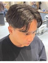 フリーク バーバーショップ 都島店(FREAK BARBER SHOP) 黒髪ツーブロック前下がりセンターパートカルマパーマ