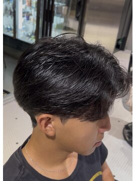 フランクスバーバーザスタンド(Frank’s barber the stand) スペインカール/スパイキーショート/フェザーパーマ飯田橋T