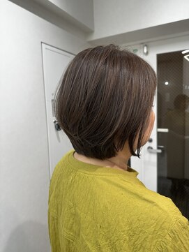 カラット(Carat+) ショートスタイル×白髪ぼかしカラー30代/40代/50代