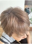 ショート×スモーキーベージュカラー