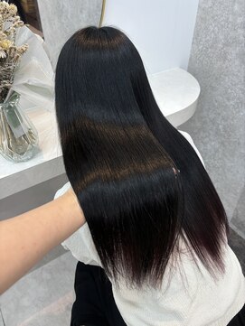 ラビス(Lovis) 黒髪カタログ/ボブルフ/ネビージュ/スペインカール