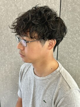 ニアウ 太田店(Niau) メンズパーマシャドウパーマ波巻きスパイラルパーマ群馬太田眉毛