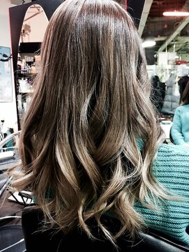 ヘアーメイク アドックス(HAIR MAKE ADOX) ゆる巻き（アッシュ系カラー）