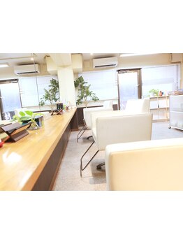 《上野駅徒歩3分》居心地の良い店内で周りを気にせず有意義なサロンタイムをお楽しみください。