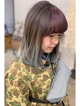 フォーム(FORM) 伸ばしかけミディのデザインヘア