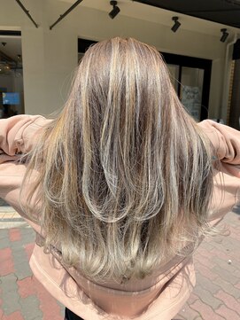 ラブ アンド ヘア ロコ(Love&Hair Loco) グレージュで作るバレイヤージュ