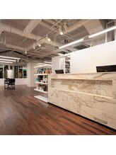 『いらっしゃいませ』-笑顔でお出迎え致します-