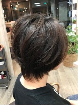 キッズカットご用意◎ゆっくり過ごせる広々空間。親子で通えるヘアサロンをお探しの方は《Luxe》で決まり♪