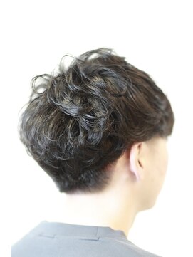 ノンスタイルノンコンセプト 美容室(Nostyle‐Noconcept) ツーブロックソフトマッシュのカールデザイン