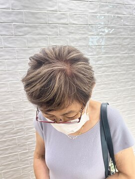 ステア ケース(stair case) 脱白髪染めハイライト