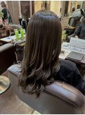 髪質改善トリートメント×コテ巻き風パーマで艶感ロングヘア！