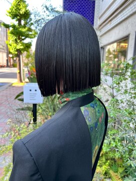 アイスバーグ ウェスト 清澄白河(eyesburg W/est) 20代30代40代ブルーブラック透明感切りっぱなしボブ