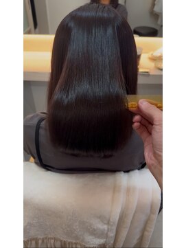 アリアツイン バイ エクラート 池袋西口店(ARiA TWiN by ECLART) 【艶々縮毛矯正】髪質改善