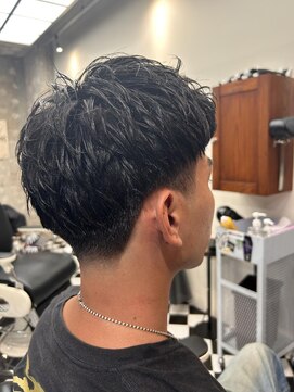 フランクス バーバー ウエストトウキョウ 吉祥寺店(FRANK’S BARBER WEST TOKYO) フェザーパーマサーフカール刈り上げセンターパート Y