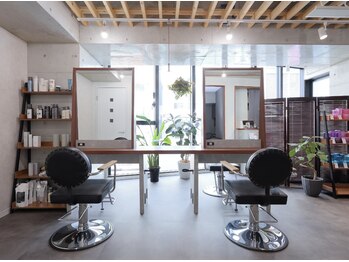 THE DAY 本町【ザ　デイ】