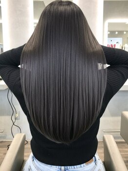 諦めていた縮毛矯正も、ダメージレス縮毛矯正でシルクのような憧れの髪質を手に入れて[清澄白河/髪質改善]