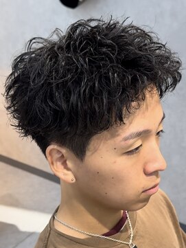 エデアンルクラ 下通(EDEAN Leclat) 熊本スパイキーショート パーマ 短髪 アップバング MEN'S HAIR