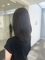 ヒビカ(HIBIKA)&nbsp;ミディアムレイヤー│赤みレスカラーでつくる透明感