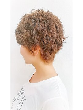 グランツ(GLANTZ) 遊びを効かせた女子ショート