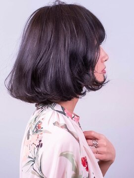 ティーラック(T:Luck) 下北沢古着ファッションとも相性◎のボブスタイルアッシュカラー