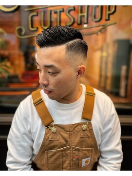 フォーコーナーズ(Four Corners) Skin Fade【バーバースタイル×フェードカット】