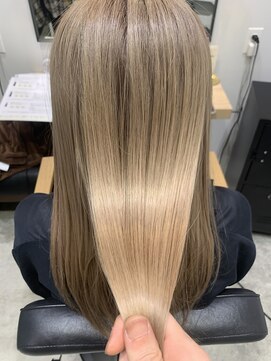 シーインフィニート(C∞) ハイブリーチ毛もツヤツヤ！