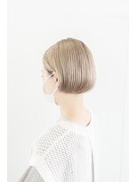 ユートゥイーズ つくば(U too e's)&nbsp;《Utoo e's つくば美容室》Wカラーでつくるブロンドベージュボブ