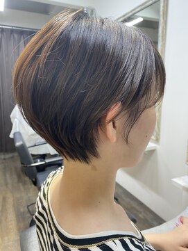 リジー(Litzy) ’大人ショート×耳掛け’【椎葉】