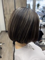 ヴィフ 大船(VIF)&nbsp;白髪ぼかしハイライト/グレージュカラー/ボブ/大船駅/大船鎌倉