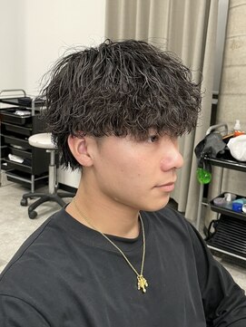 イーラ(era) ツイストスパイラル波巻きパーマウルフマッシュ