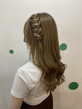ヘアーアンドメイクアップモパ 編み込みヘア
