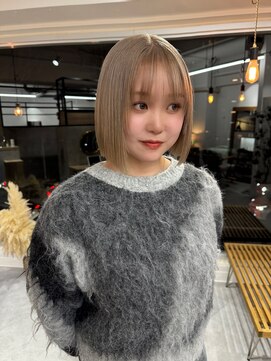 シー(thee) ミルクティーベージュ