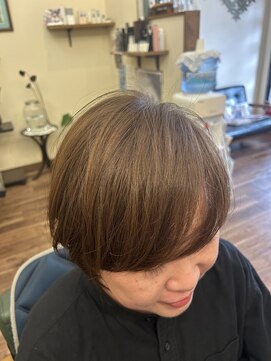 ココロ(COCORO) トープグレージュ　丸みショートボブ