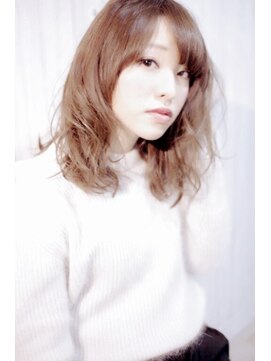 シロフイケブクロ(shirof ikebukuro) フレンチシックなハンサムふわミディ