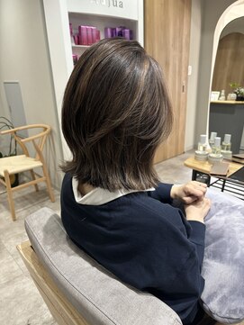 ソレイユ(soleil) ナチュラルで上品な白髪ぼかしハイライト