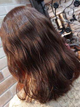 ヘンリエッタ 吉祥寺(Henrietta) アレンジの仕方で楽しめるインナーカラー【オレンジ】