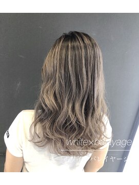 アイリス(iRIS) ホワイトバレイヤージュ、エアタッチ、シャドールーツ